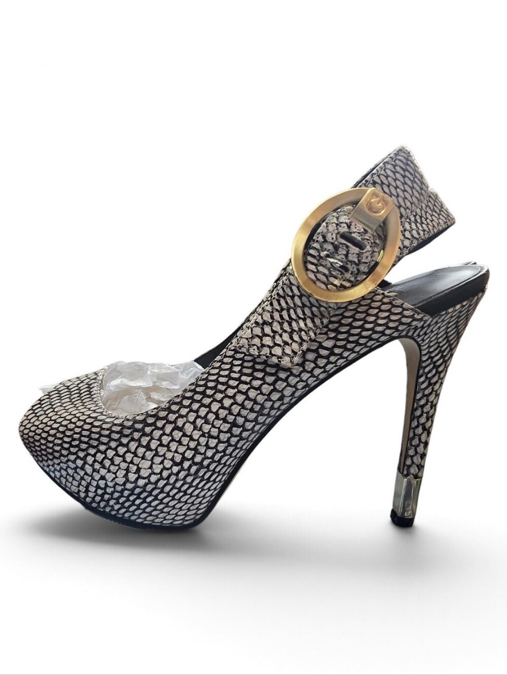 Guess Peep-Toe Textured Platform Heels in Cream and Black Size 6.5